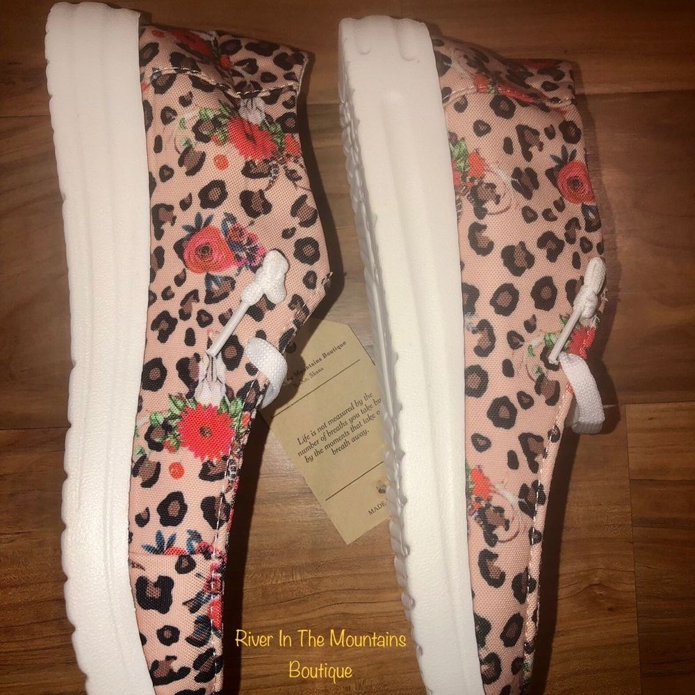 NWT! “LAST PAIR” Boho/Western Running Wild Fashion Sneakers! - Picture 8 of 13